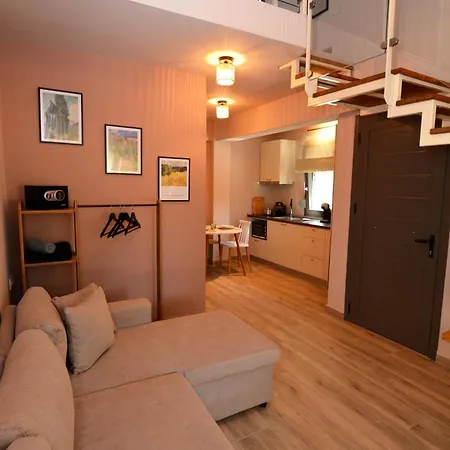 The Thassian Yard 4*